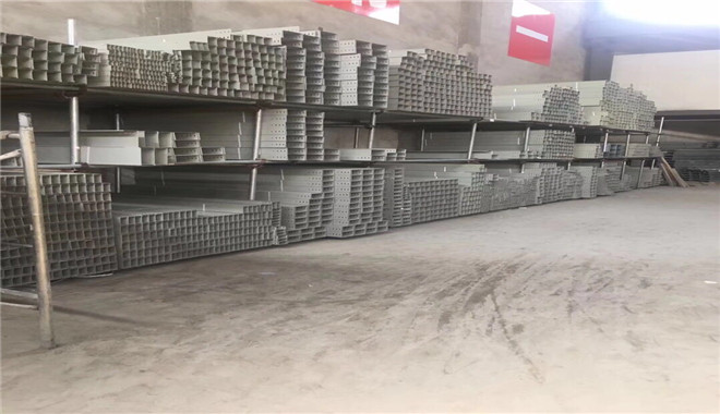 1615342096140602.jpg 防火噴塑電纜橋架1.jpg